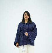 Chemise en lin  à rayures bleu marine et fermetures nouées