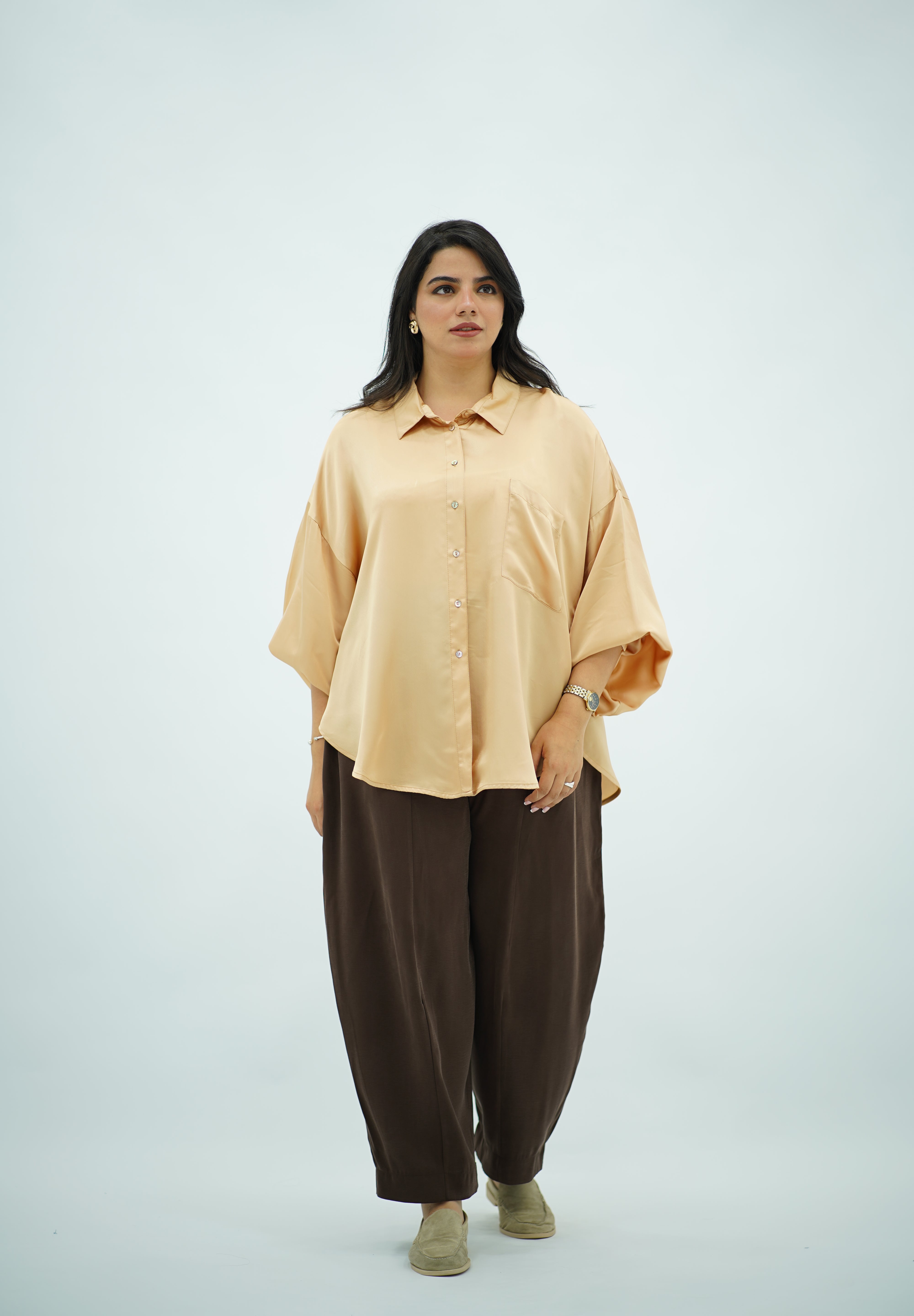 Chemise oversize en satin couleur champagne