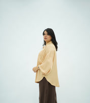 Chemise oversize en satin couleur champagne