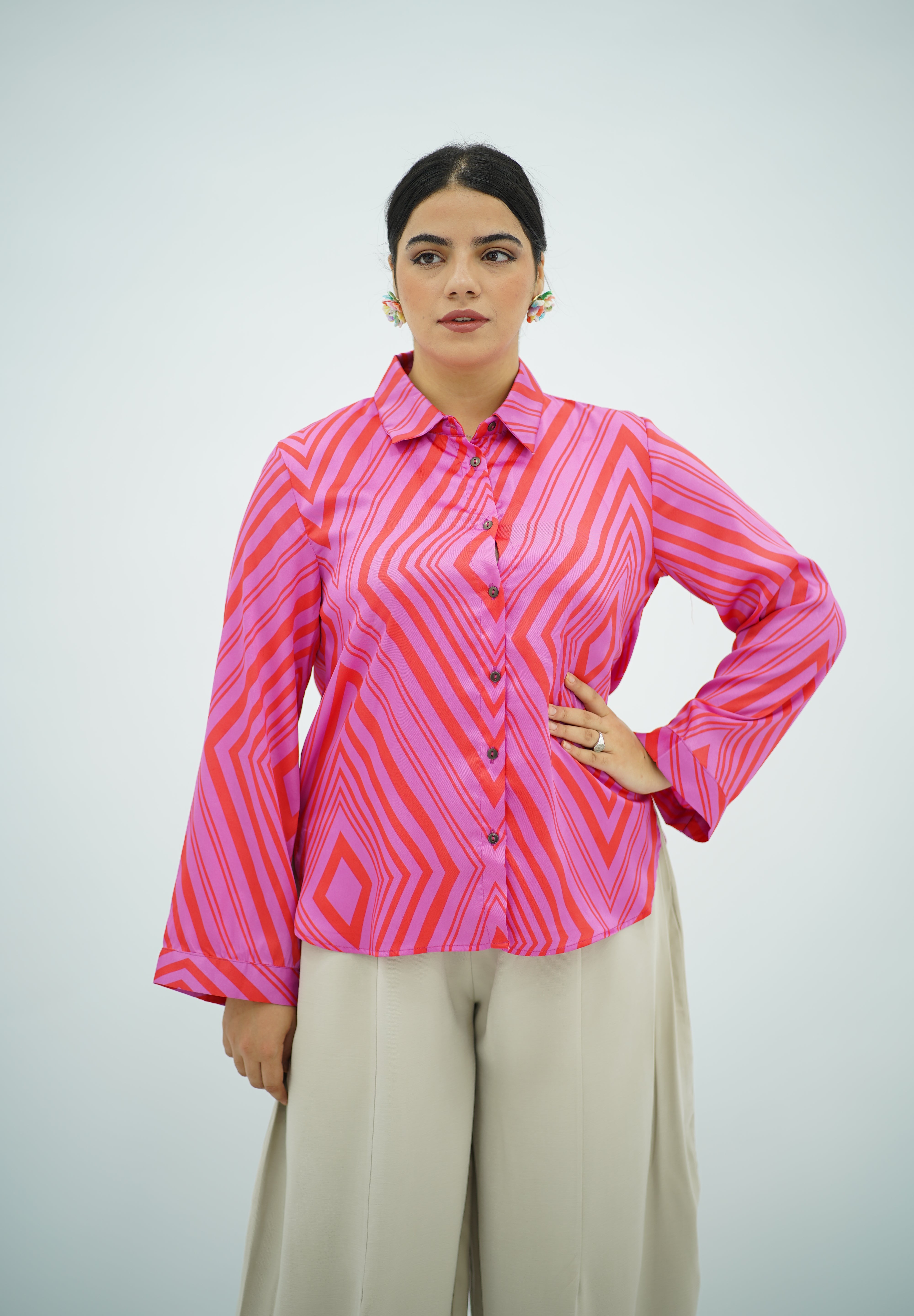 Chemise Fluide à Motifs Géométriques Rose et Rouge