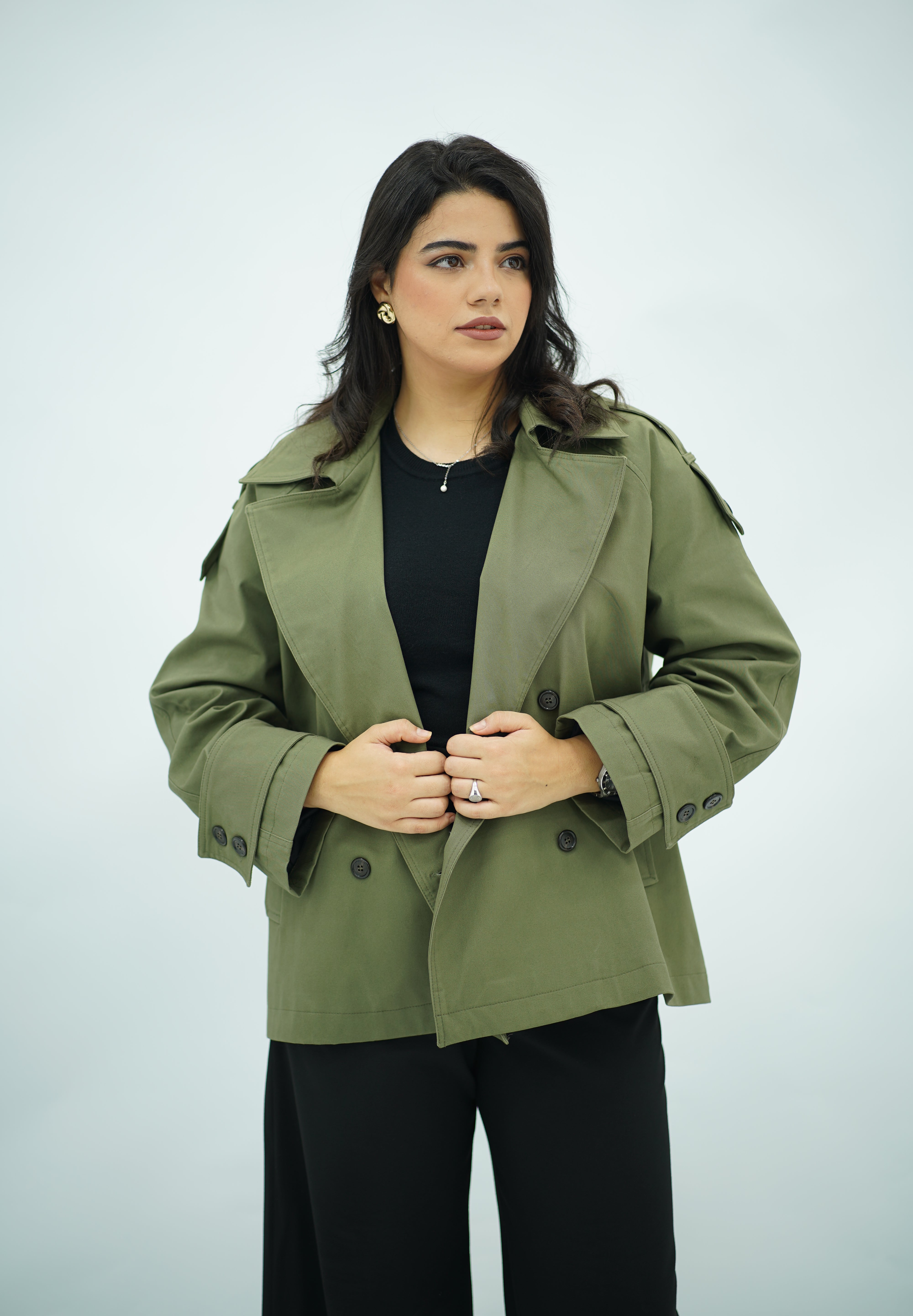 Trench Courte Vert Olive – Double Boutonnage