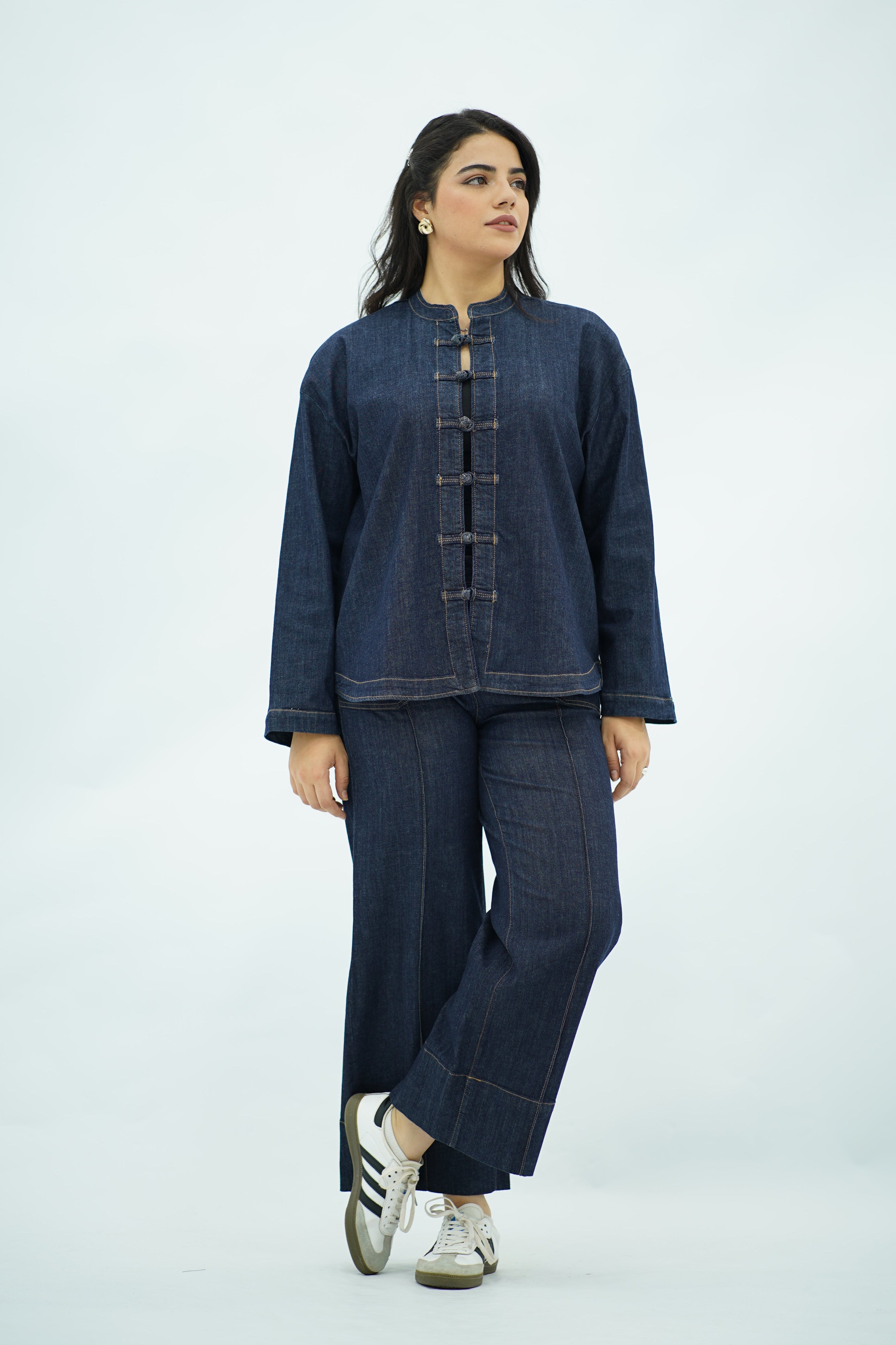 Ensemble Chic en Jean – Détails Boutons Chinois