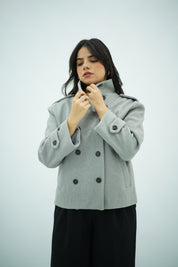 Manteau Courte Style Caban  – Col Montant & Boutonnage Croisé