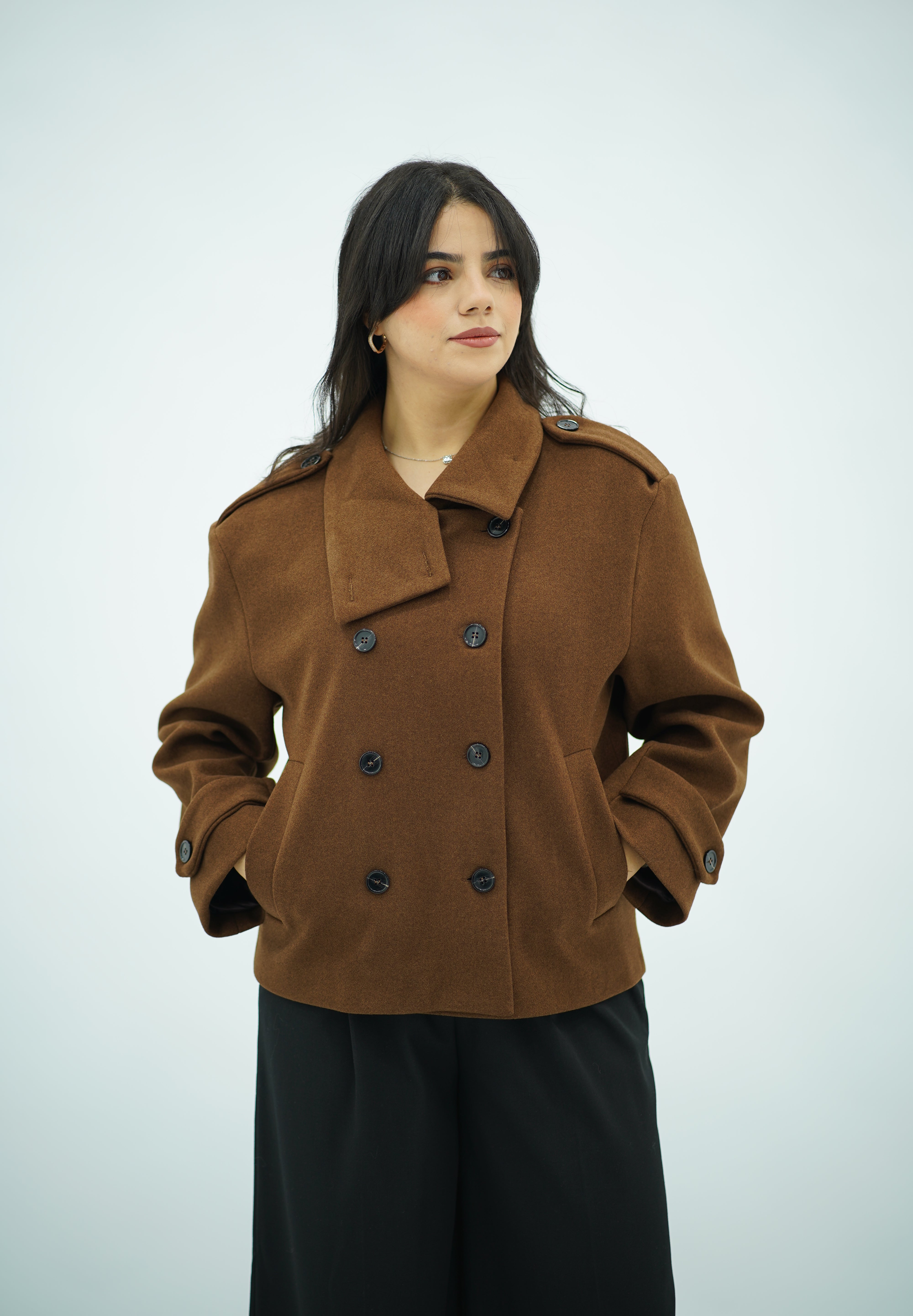 Manteau Courte Style Caban  – Col Montant & Boutonnage Croisé
