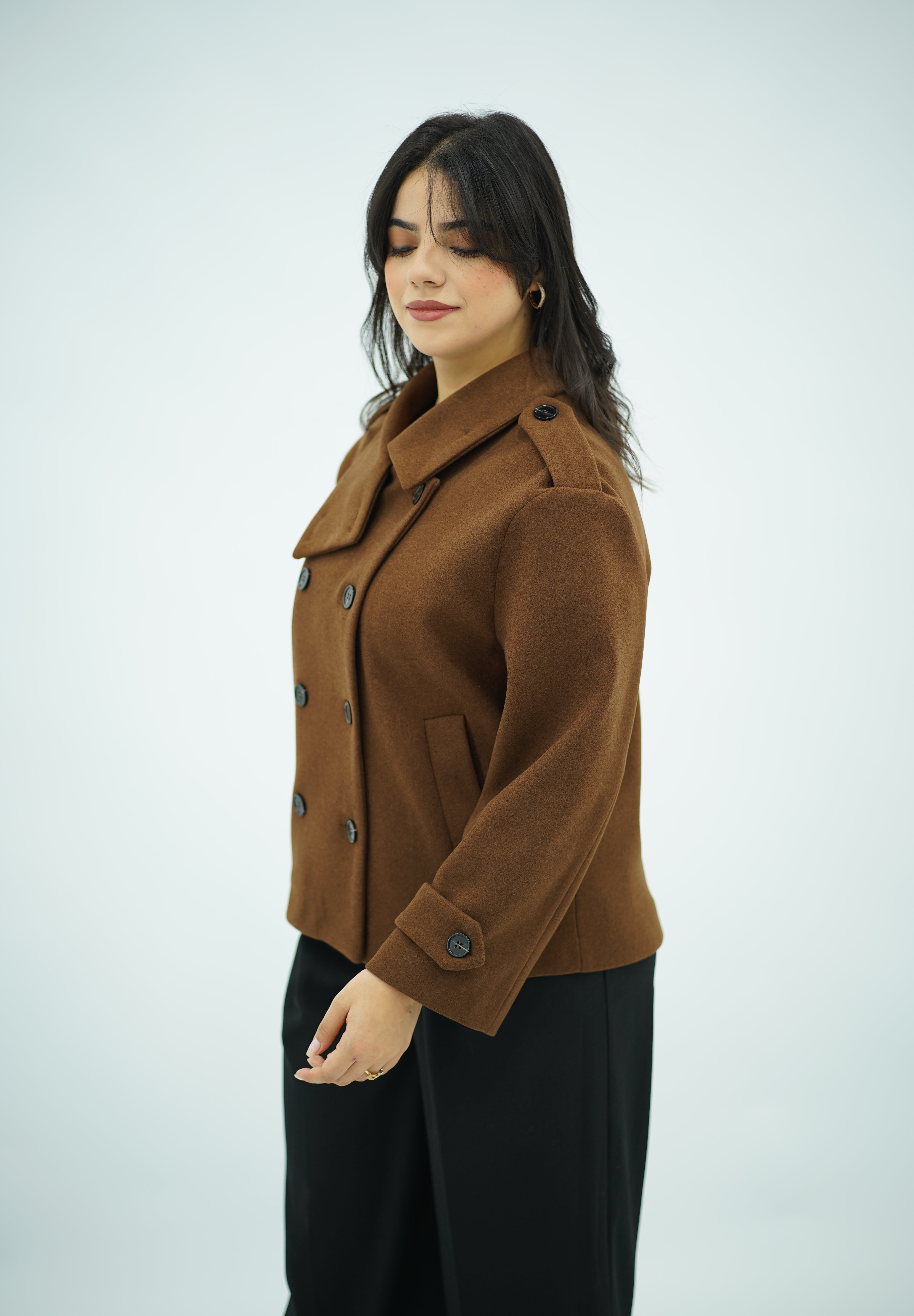 Manteau Courte Style Caban  – Col Montant & Boutonnage Croisé