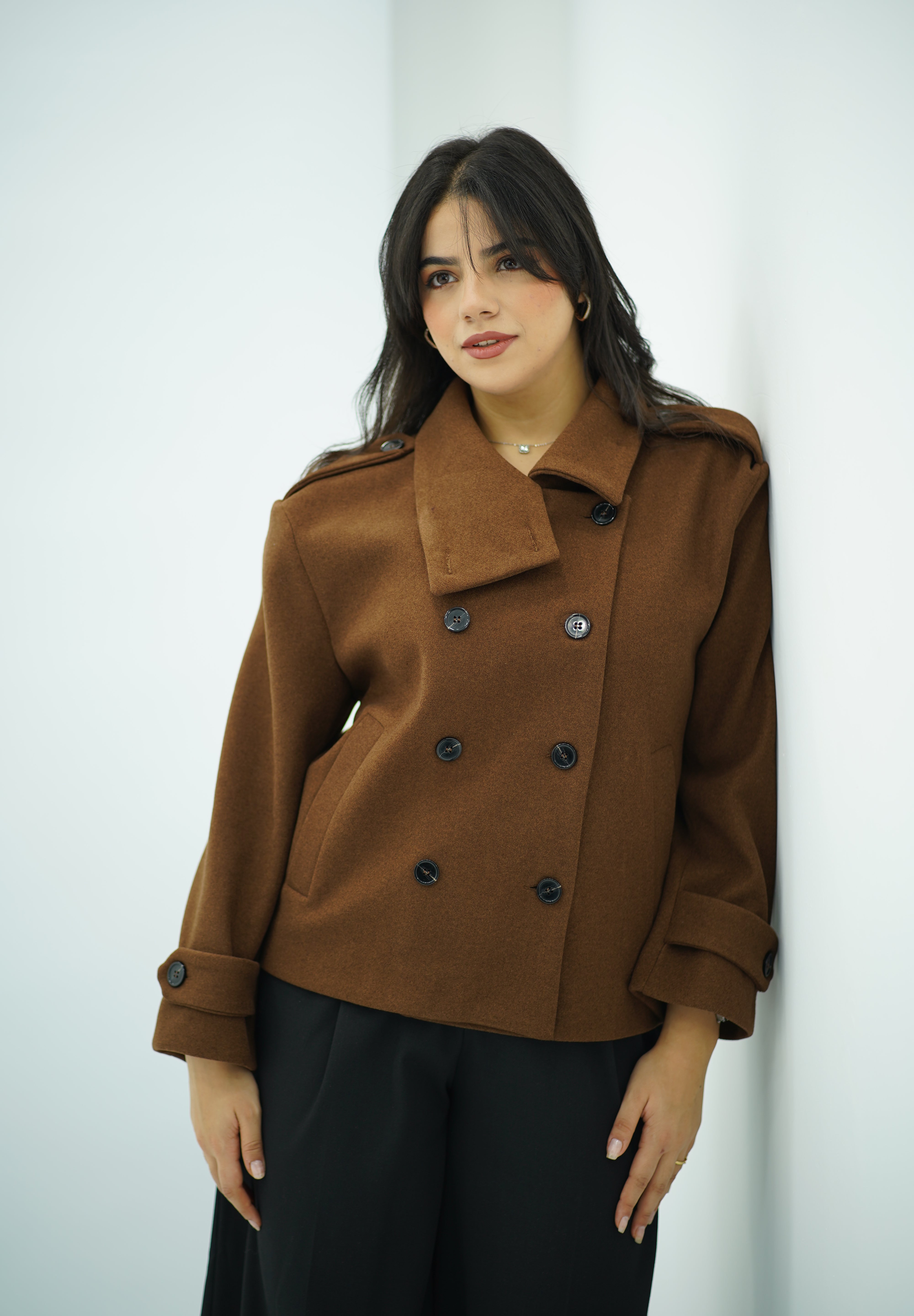 Manteau Courte Style Caban  – Col Montant & Boutonnage Croisé