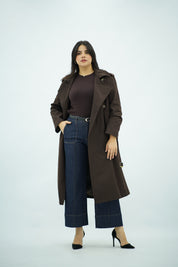 Trench Long Ceinturé Marron   – Col Montant & Boutonnage Croisé