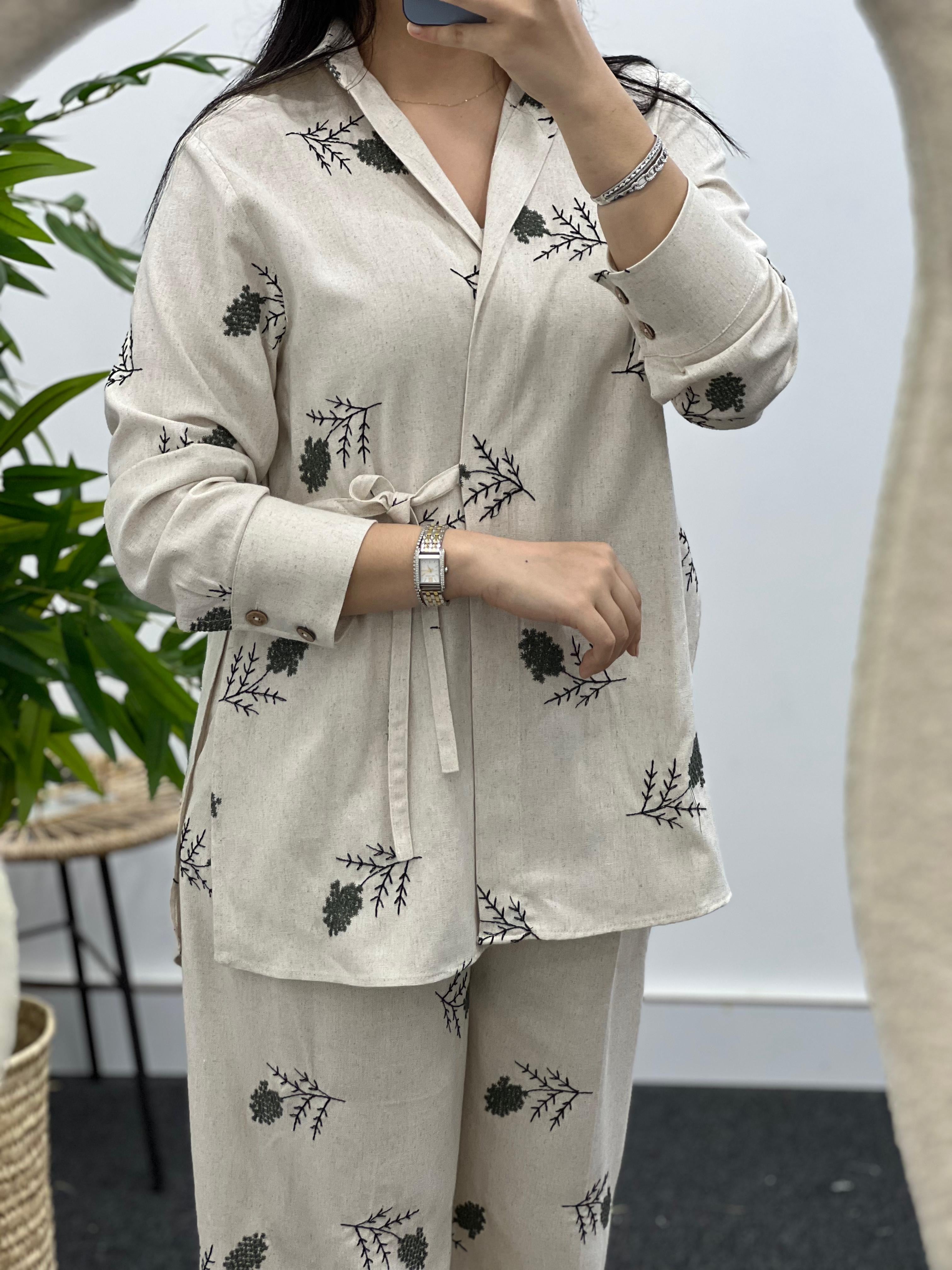 Ensemble en Broderie Élégante