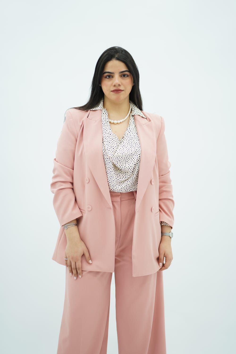 Tailleur Élégance Rosée – Coupe Fluide