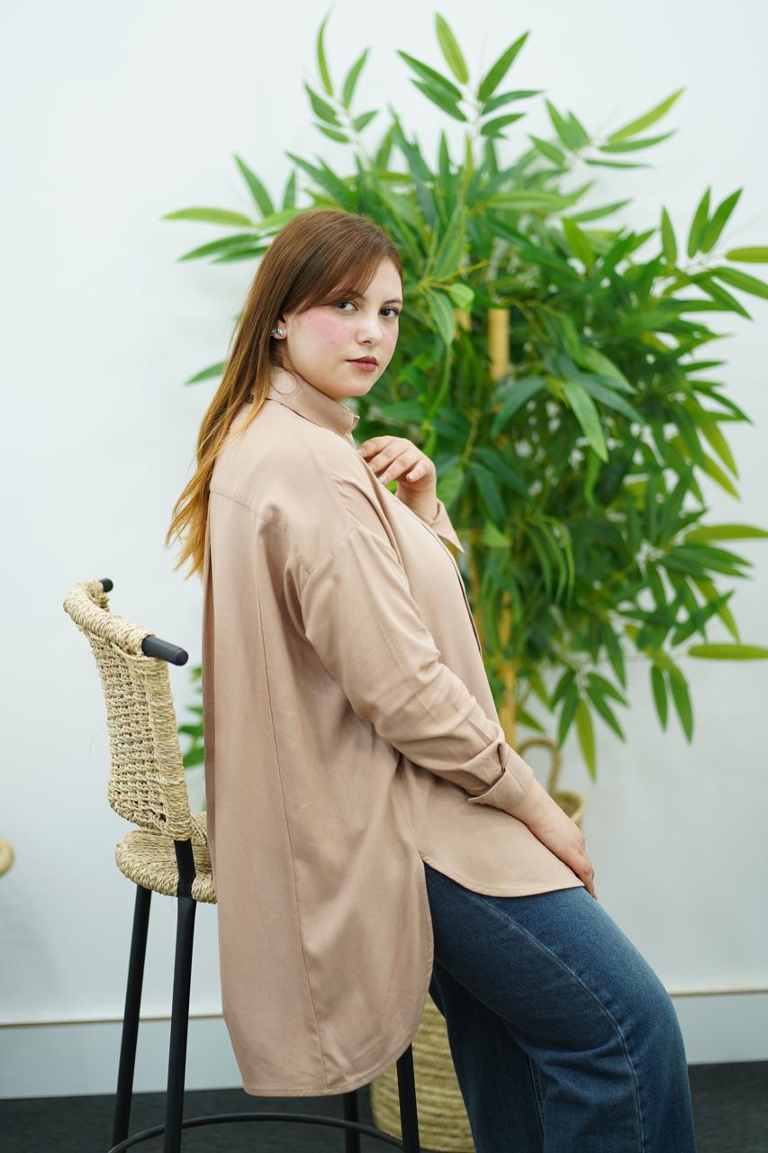 Chemise Oversize Nude en Lin – Élégance Décontractée