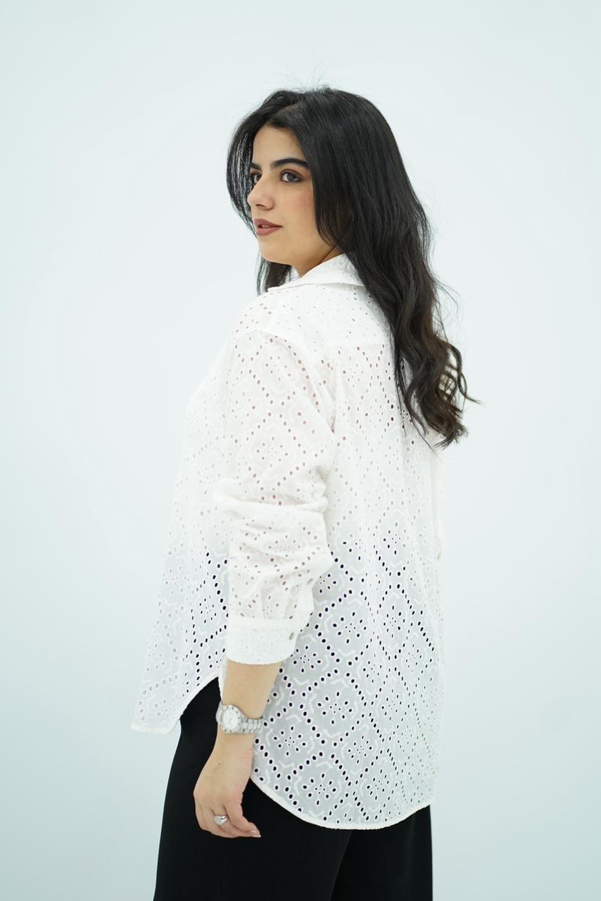 Chemise blanche brodée élégante