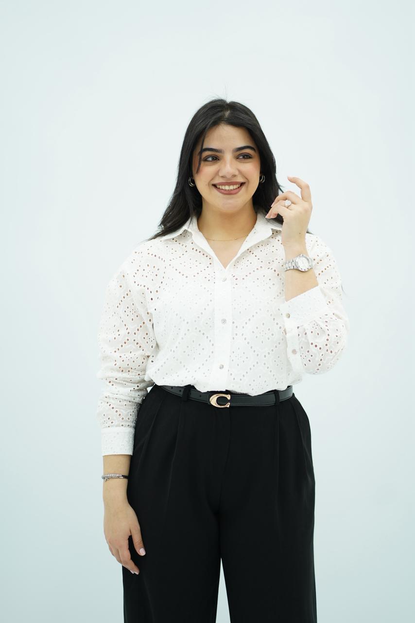 Chemise blanche brodée élégante