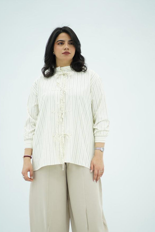 Chemise à Rayures Fines et Détails à Nouer