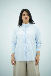 Chemise à Nœuds Frontaux et Rayures Fines