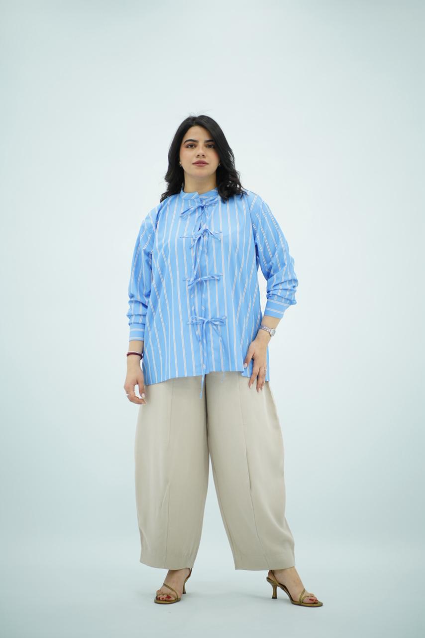 Chemise à Rayures Bleu Ciel et Nœuds Délicats
