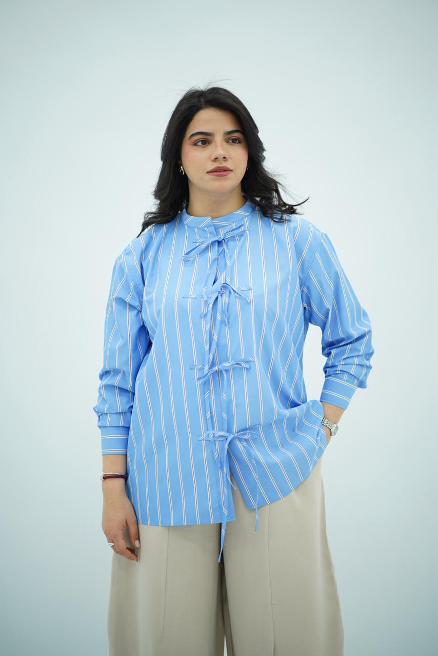 Chemise à Rayures Bleu Ciel et Nœuds Délicats