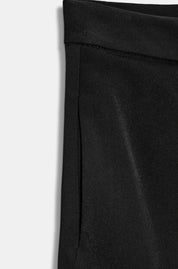 Pantalon Palazzo Noir Élégance Intemporelle
