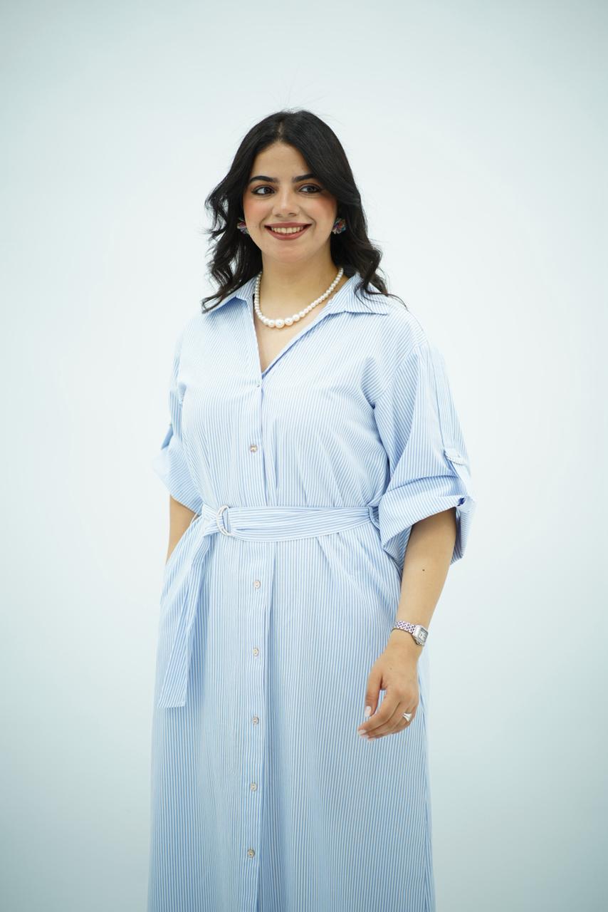 Robe longue rayée bleu ciel avec ceinture