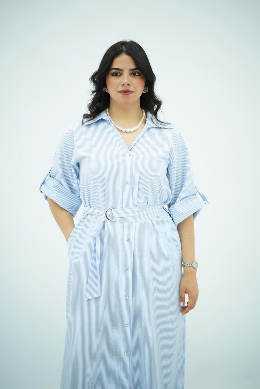 Robe longue rayée bleu ciel avec ceinture