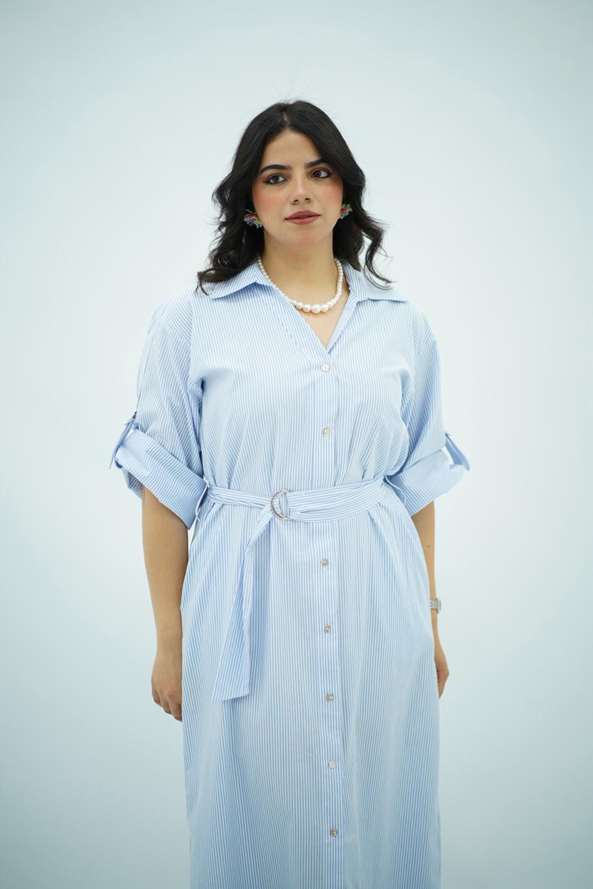 Robe longue rayée bleu ciel avec ceinture