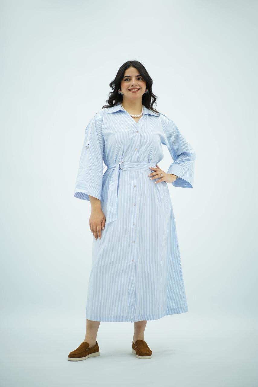 Robe longue rayée bleu ciel avec ceinture
