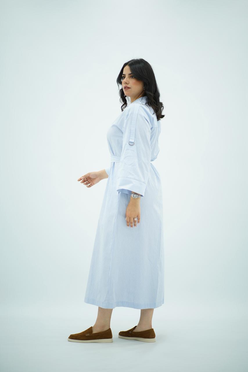 Robe longue rayée bleu ciel avec ceinture