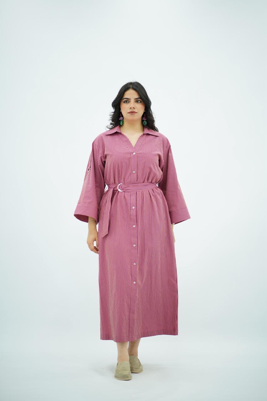 Robe chemise longue rayée rose avec ceinture