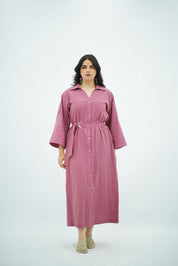 Robe chemise longue rayée rose avec ceinture
