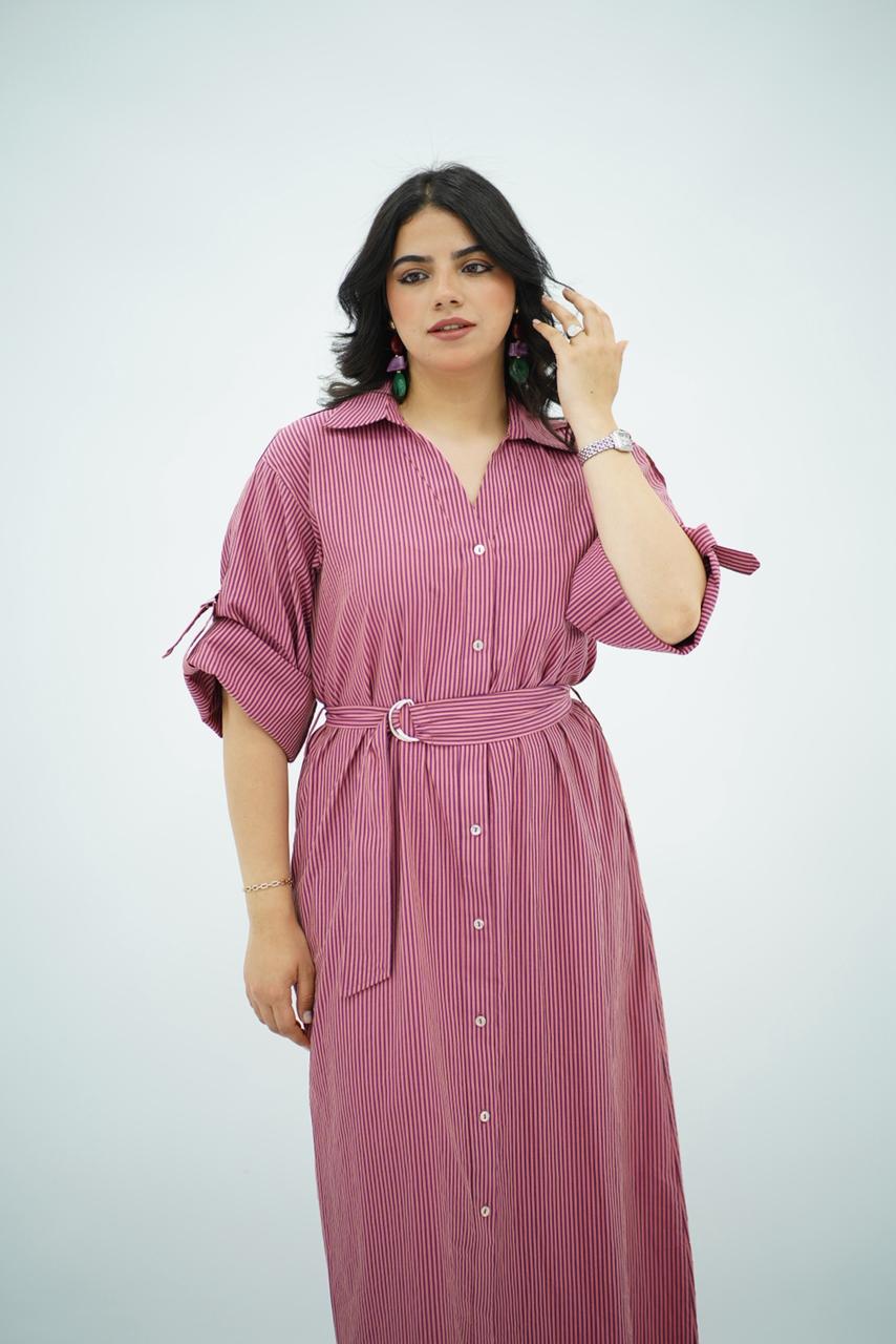 Robe chemise longue rayée rose avec ceinture