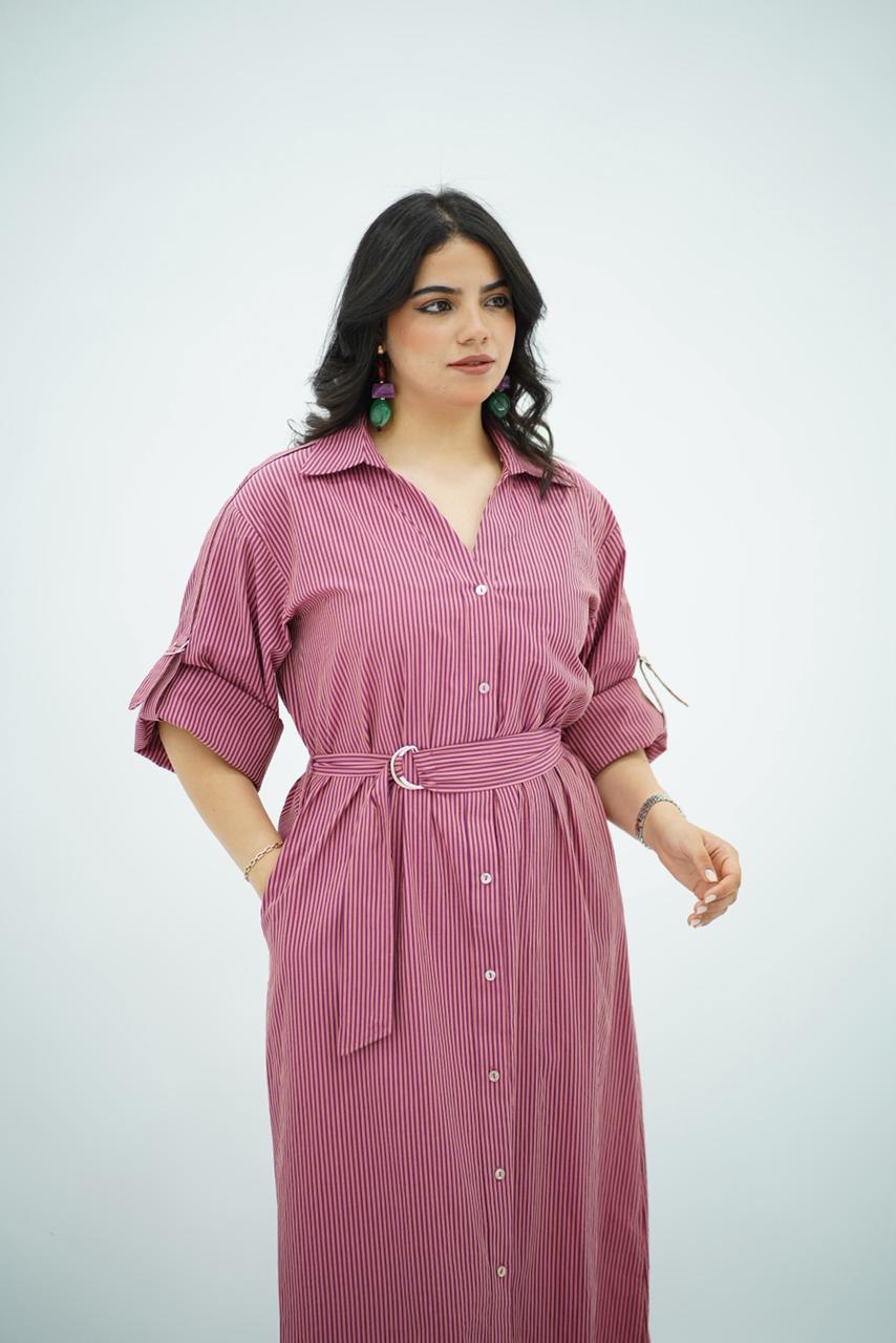 Robe chemise longue rayée rose avec ceinture