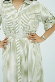 Robe chemise longue rayée vert avec ceinture