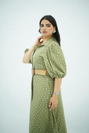 Robe longue kaki à pois avec ceinture