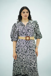 Robe imprimée noir et blanc avec ceinture