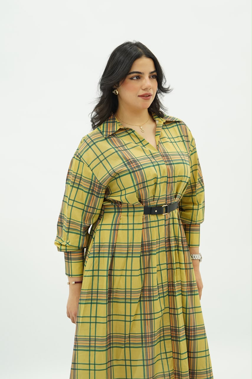 Robe Longue Ceinturée – Imprimé Tartan Moderne