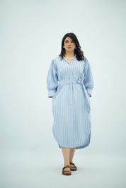 Robe Chemise Rayée – Élégance Intemporelle