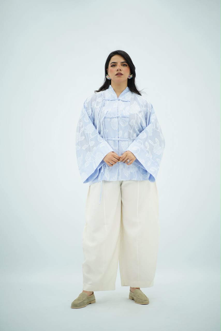 Chemise Kimono Jacquard à Fermeture Nouée – Bleu Ciel