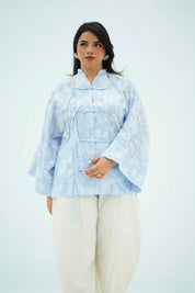Chemise Kimono Jacquard à Fermeture Nouée – Bleu Ciel