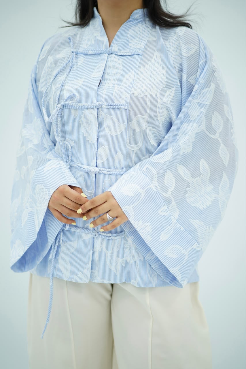 Chemise Kimono Jacquard à Fermeture Nouée – Bleu Ciel