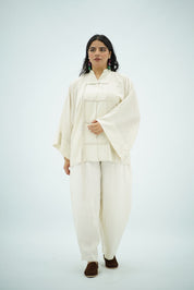 Blouse Écrue à Liens – Élégance Minimaliste