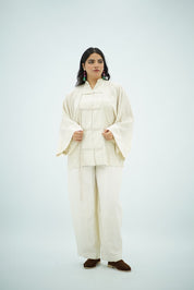 Blouse Écrue à Liens – Élégance Minimaliste