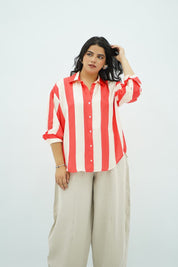 Chemise ample à rayures verticales corail et crème