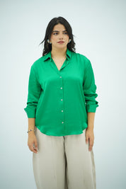 Chemise en satin vert émeraude