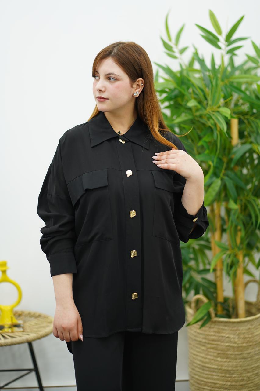 Élégance en Noir - Ensemble Pantalon & Chemise à Boutons Dorés