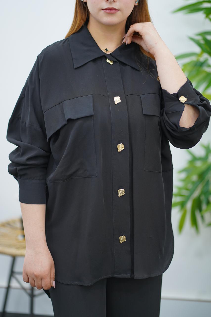 Élégance en Noir - Ensemble Pantalon & Chemise à Boutons Dorés