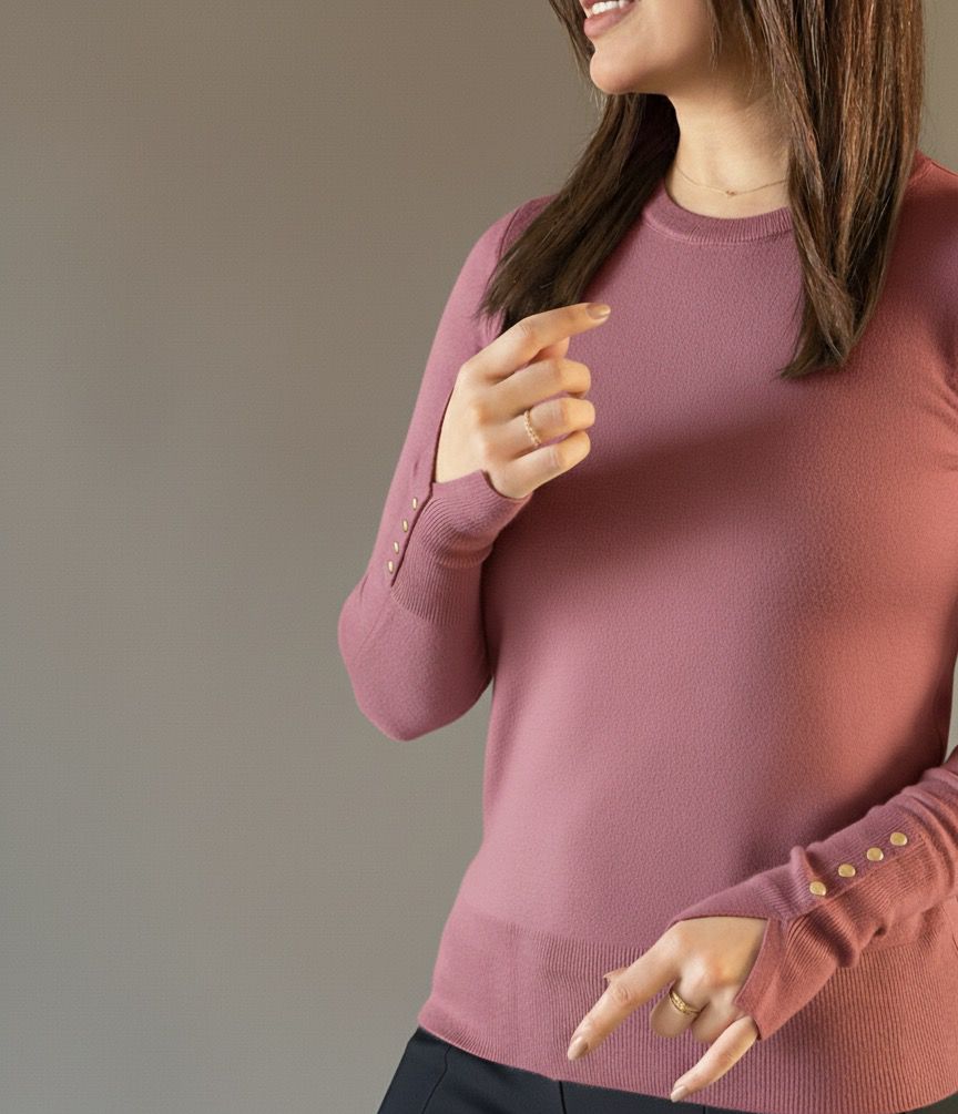 Pulls fin basiques col rond à boutons doré