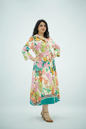 Robe Florale avec Ceinture – Élégance Naturelle