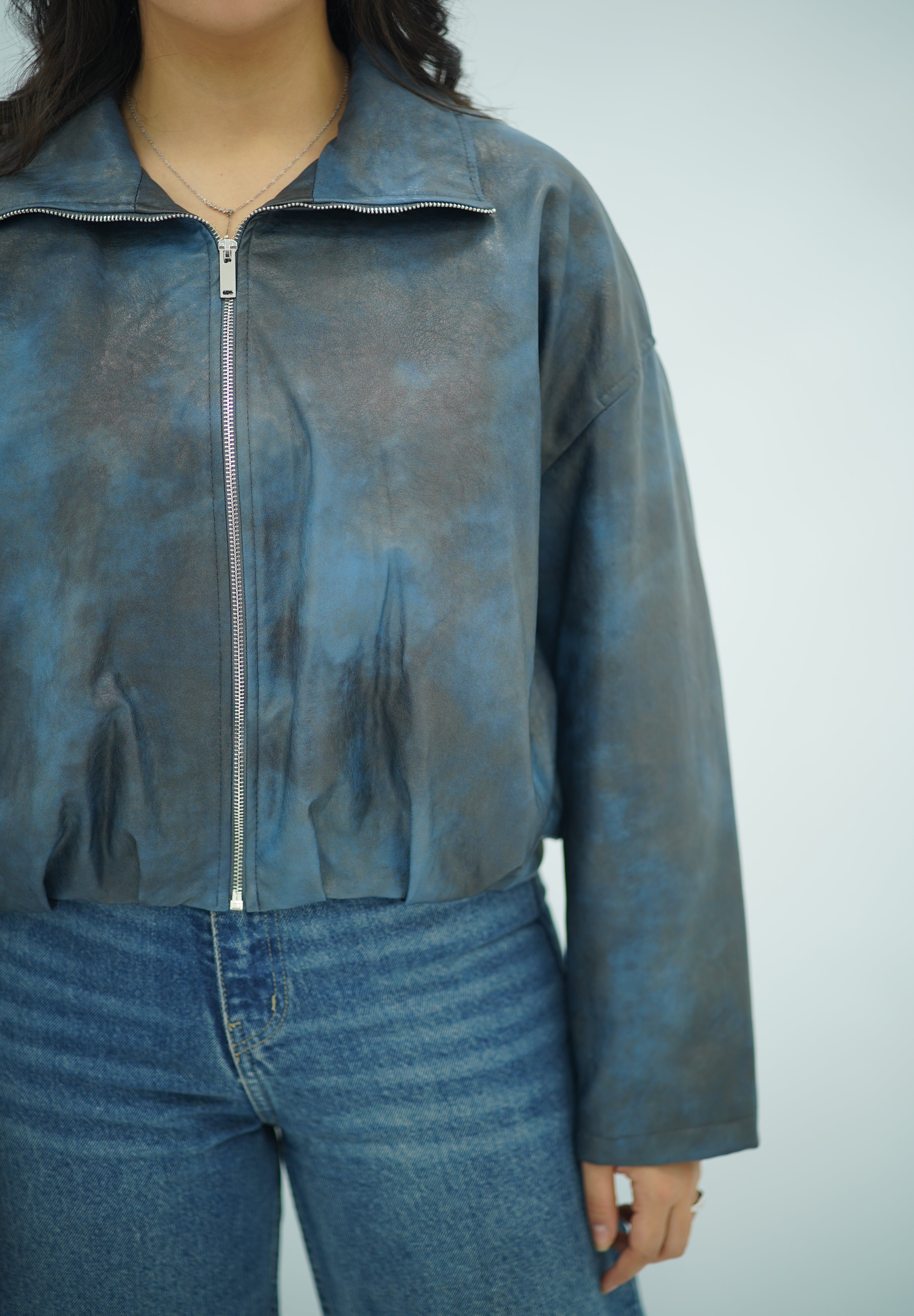 Bomber Zippé en Similicuir Bleu – Style Casual et Moderne
