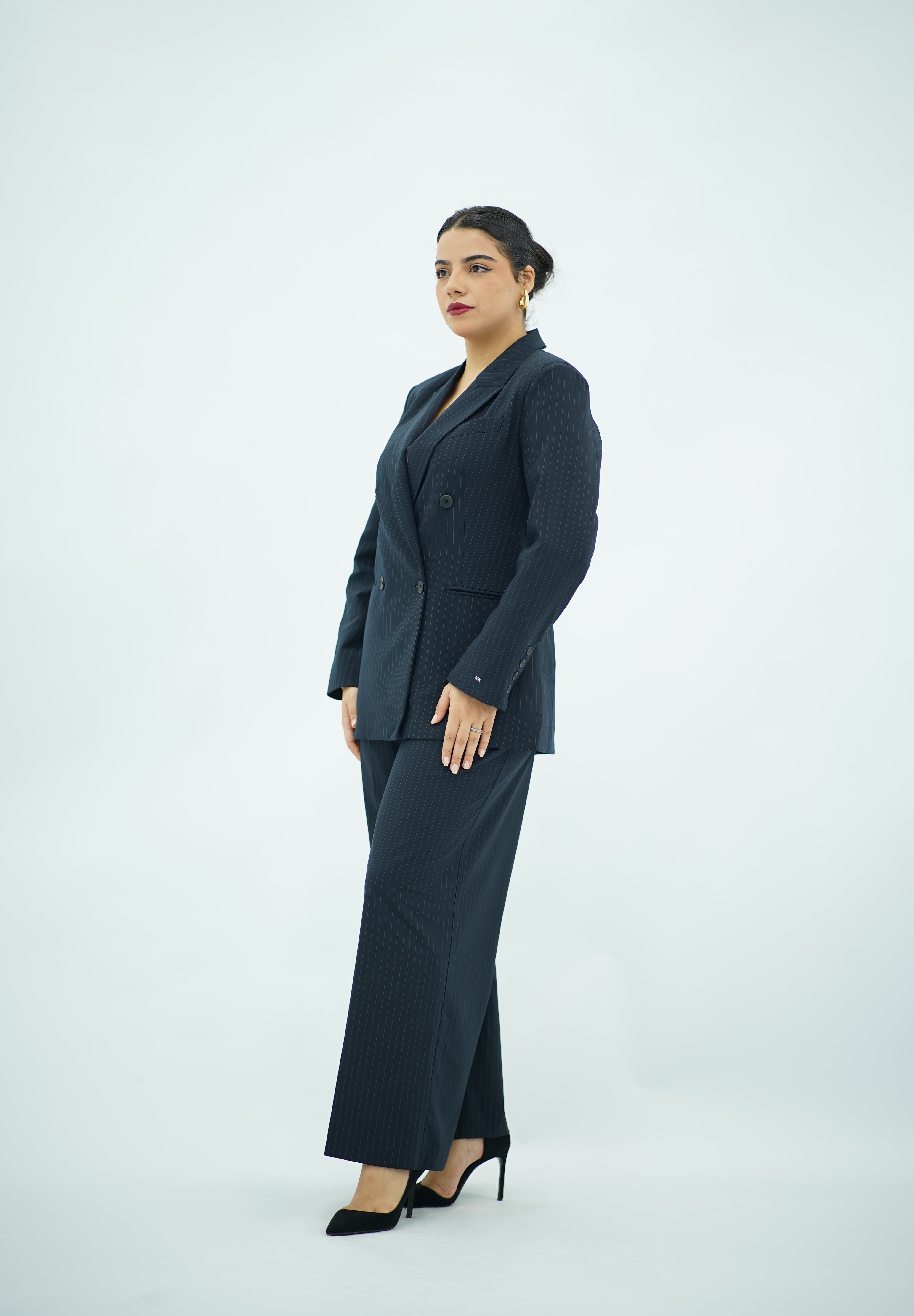 Tailleur élégant à rayures fines