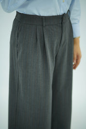 Pantalon Large à Pinces et Rayures Tennis – Gris Anthracite