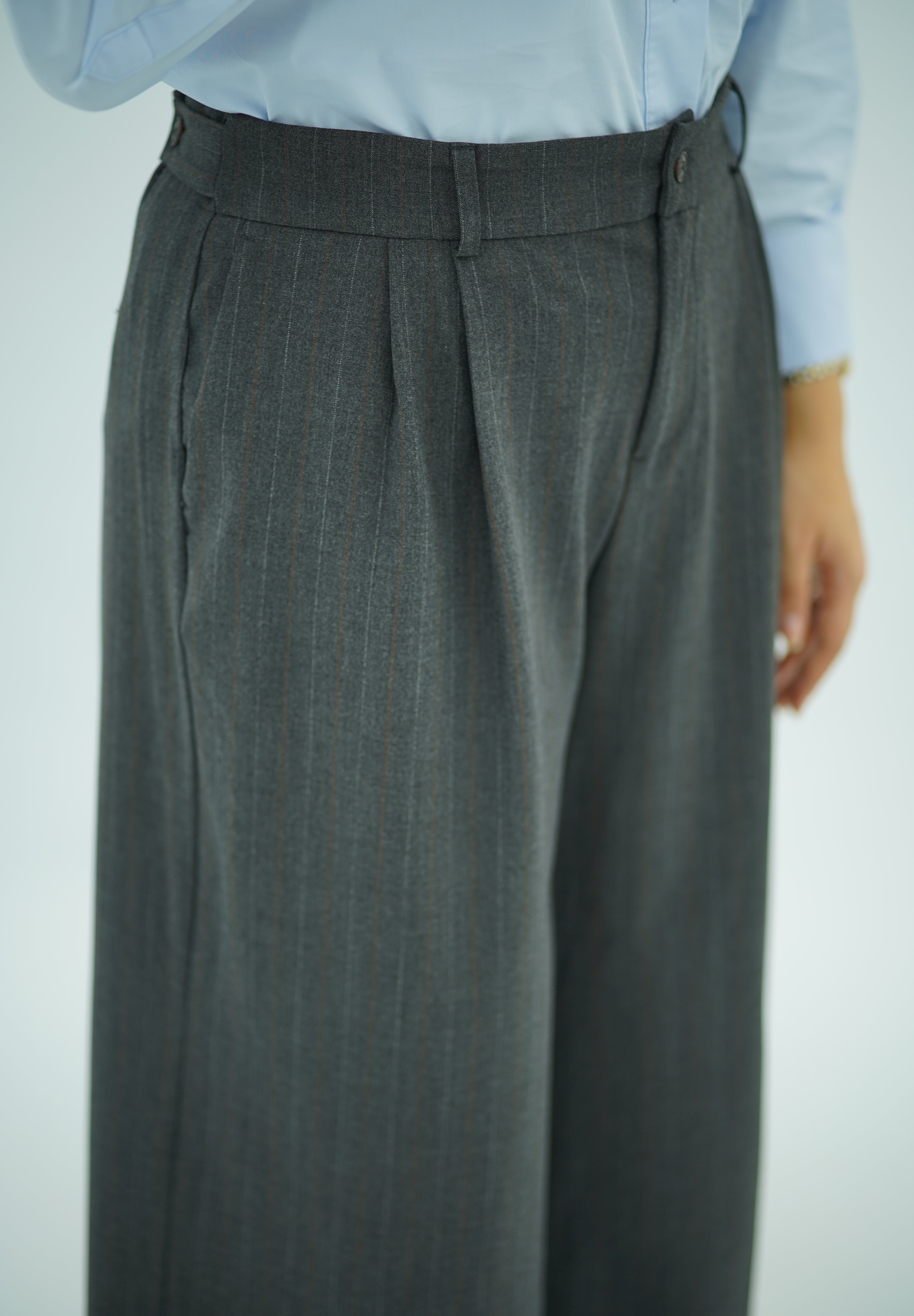 Pantalon Large à Pinces et Rayures Tennis – Gris Anthracite